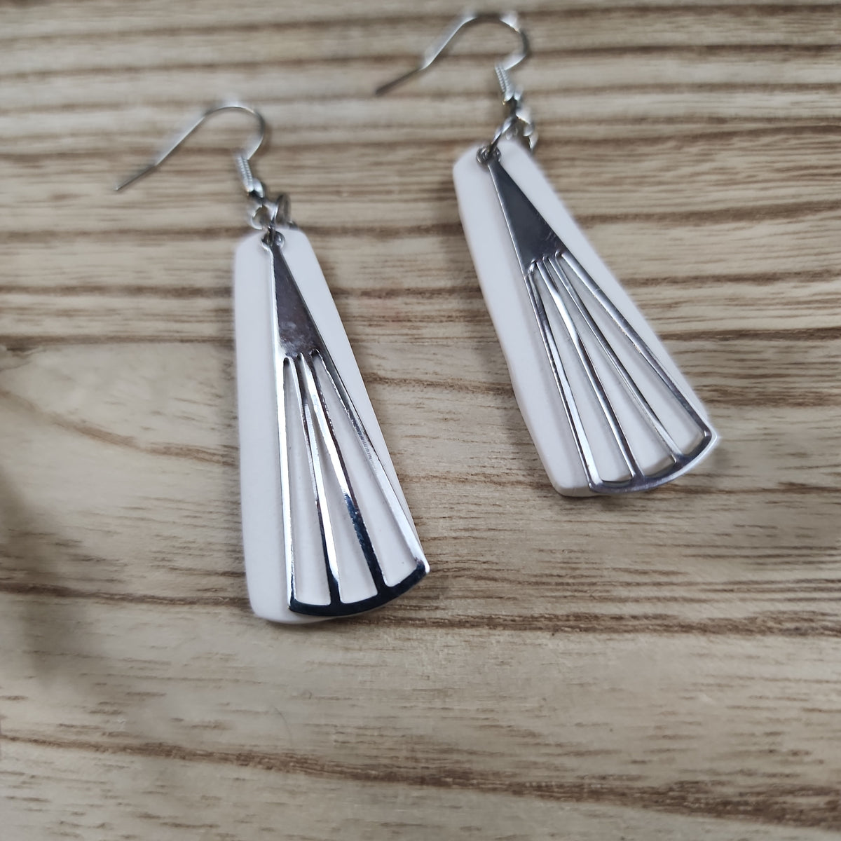 Medium Dangle
