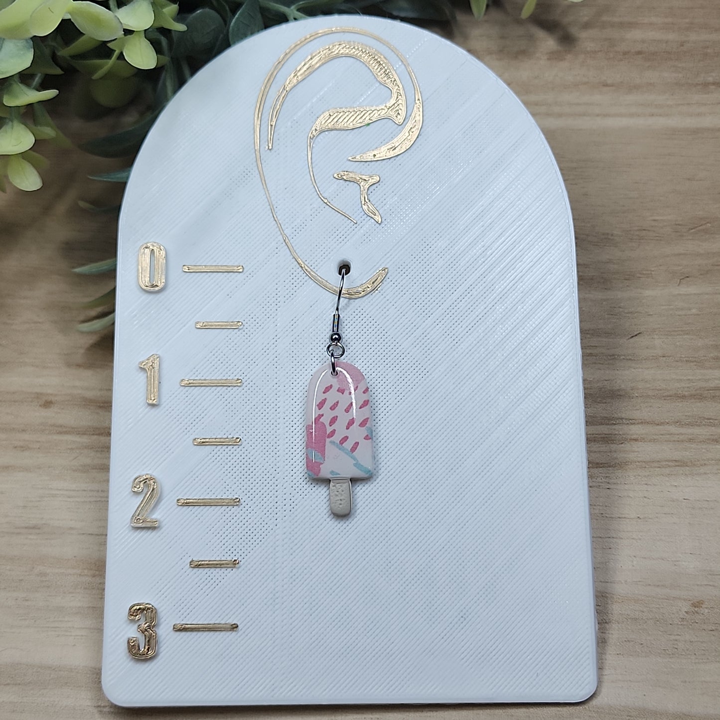 Medium Dangle