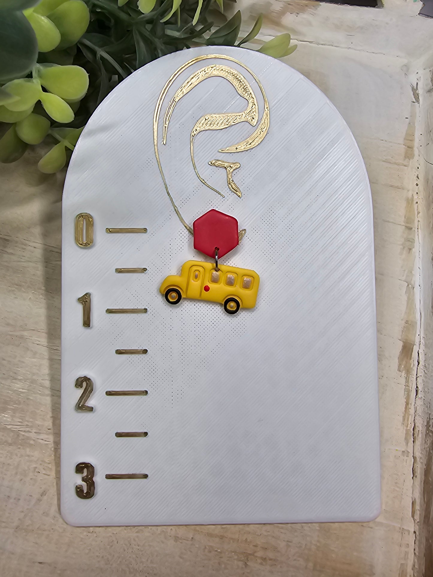 Medium Dangle