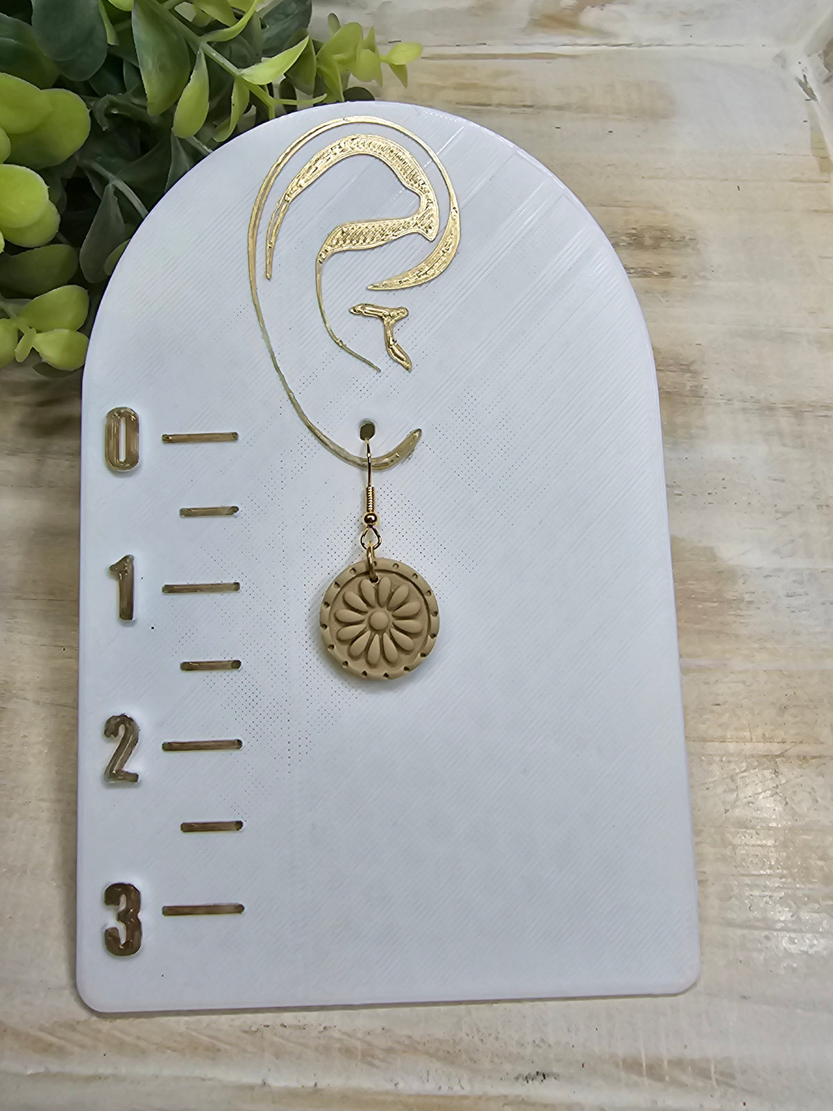 Medium Dangle