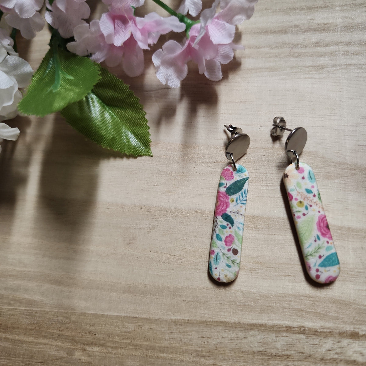 Medium Dangle