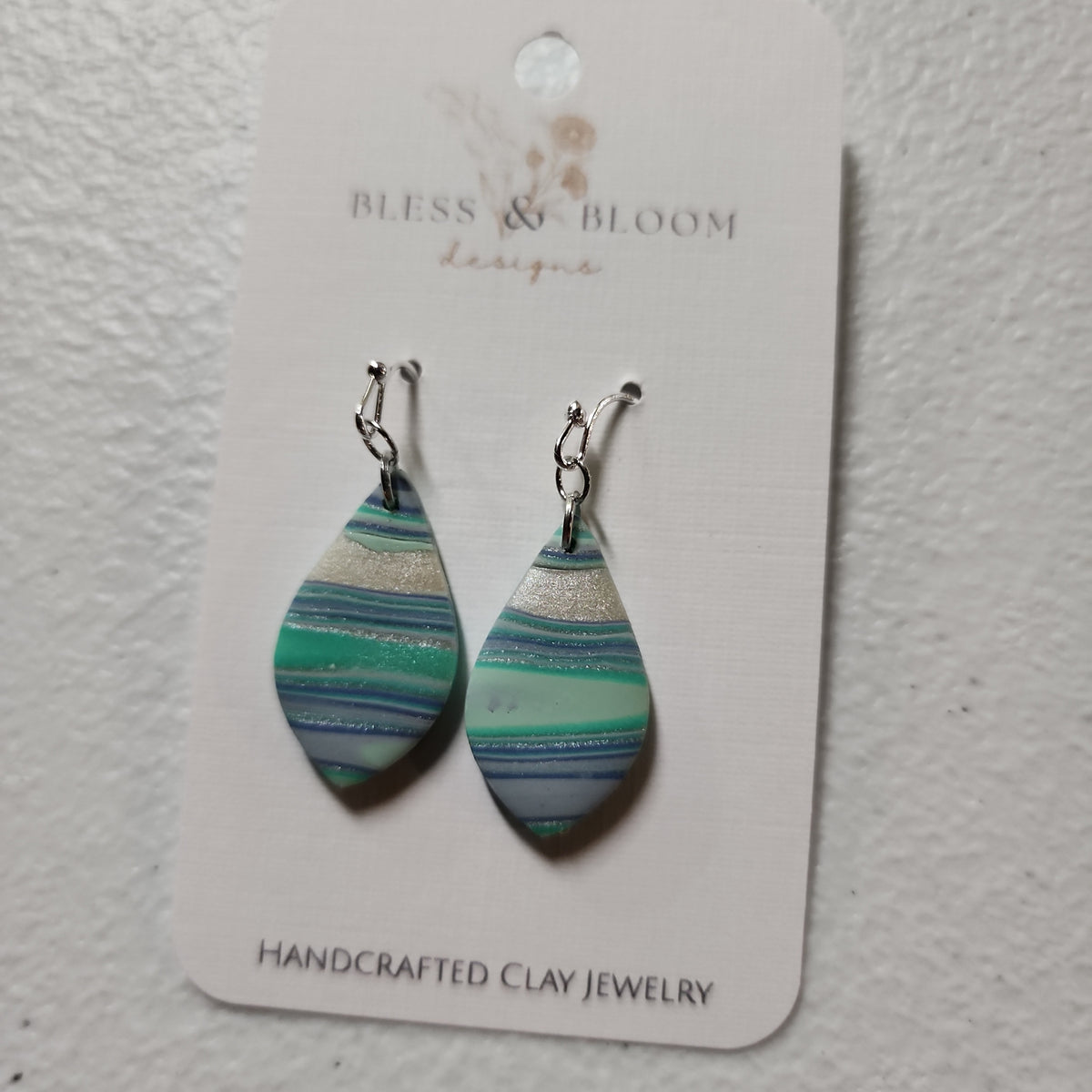 Medium Dangles