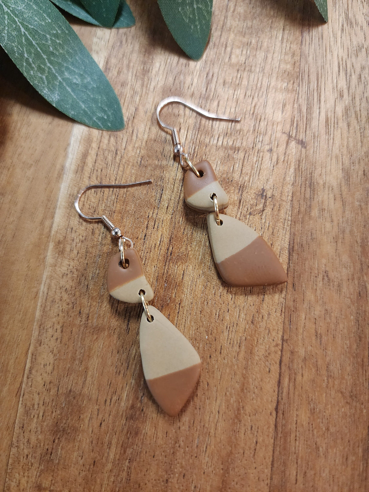 Medium Dangle